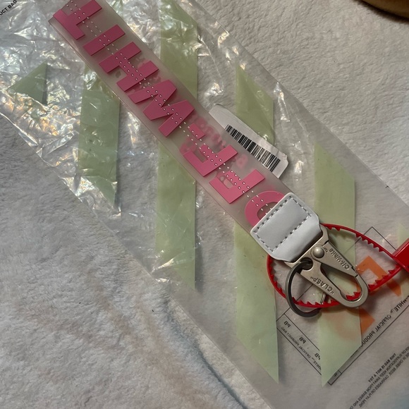 Pink Off-White Silicone Industrial Keychain - Picture 4 of 5